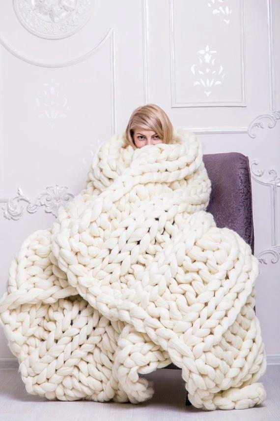 Super Thick Chunky Knit Blanket in Soft Microfibre Blend, Six Colours | Super-Chunky Knit for Snuggling | Throw Blankets