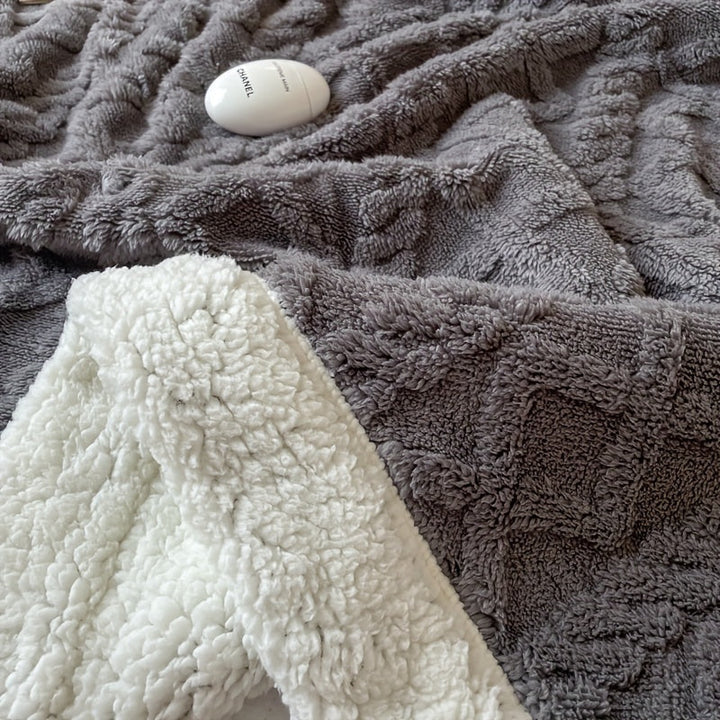 Reversible Quilted Fleece Blanket in Two Tones for All Seasons | Two-Tone Reversible Warmth | Fleece Blankets