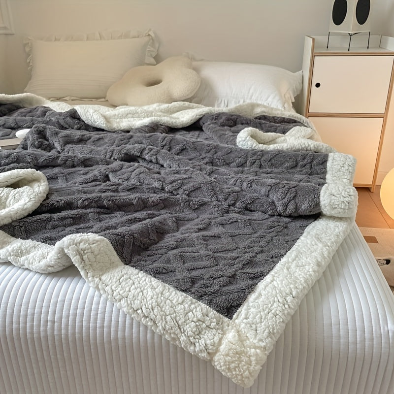 Reversible Quilted Fleece Blanket in Two Tones for All Seasons | Two-Tone Reversible Warmth | Fleece Blankets