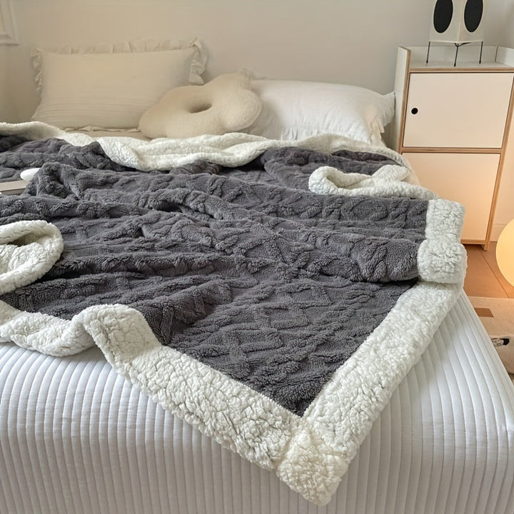 Reversible Quilted Fleece Blanket in Two Tones for All Seasons | Two-Tone Reversible Warmth | Fleece Blankets