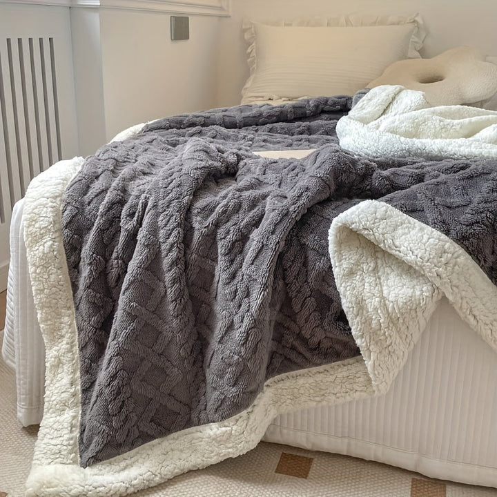 Reversible Quilted Fleece Blanket in Two Tones for All Seasons | Two-Tone Reversible Warmth | Fleece Blankets