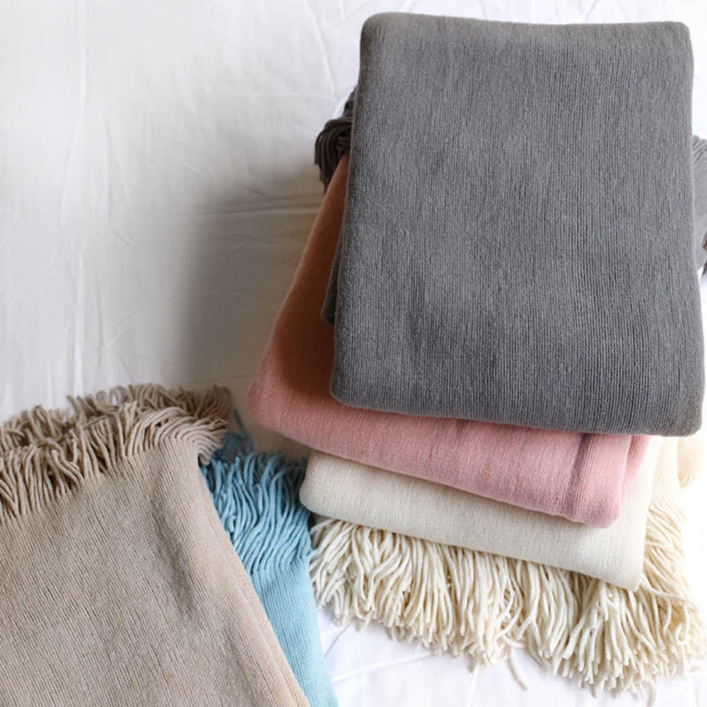 Chunky Knit Throw Blanket with Tassel Edges in Soft Acrylic | Chunky Knit Texture and Tassels | Throw Blankets