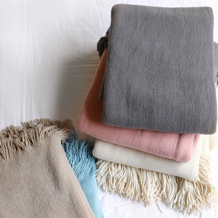 Chunky Knit Throw Blanket with Tassel Edges in Soft Acrylic | Chunky Knit Texture and Tassels | Throw Blankets