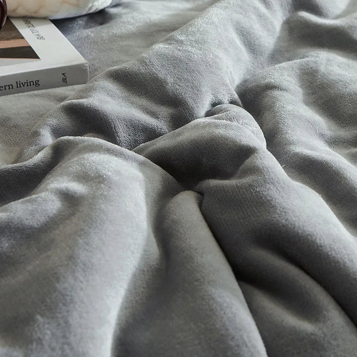Cozy Polyester Fleece Throw Blanket for Sofa and Bed, Extra Soft for Winter | Extra-Soft Fleece for Cold Months | Throw Blankets