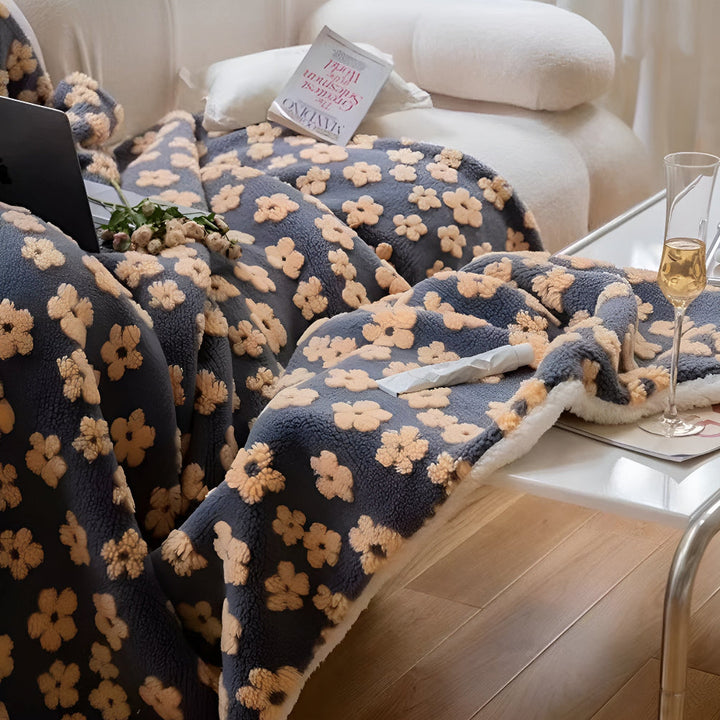 Wildflower 3D Floral Microfibre Blanket, Retro Style, Lightweight | Retro Wildflower Blanket in 3D Texture | Throw Blankets