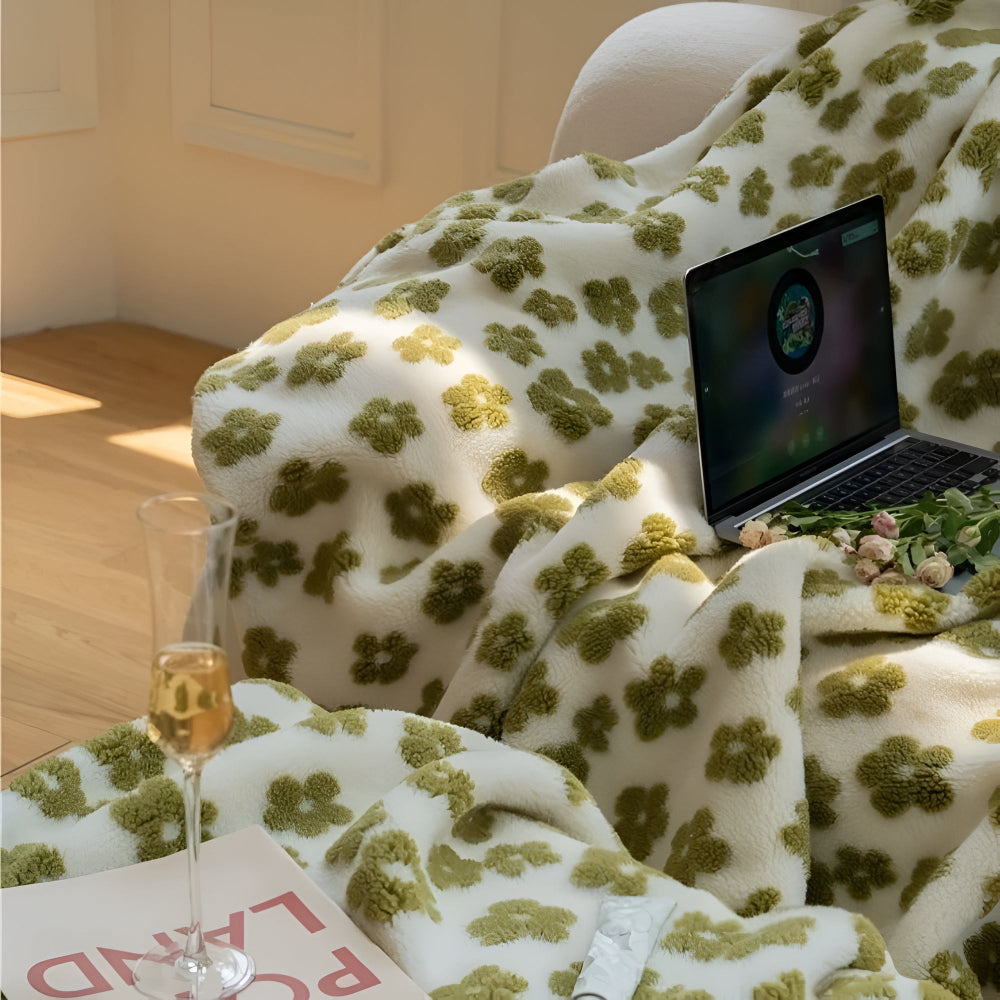Wildflower 3D Floral Microfibre Blanket, Retro Style, Lightweight | Retro Wildflower Blanket in 3D Texture | Throw Blankets