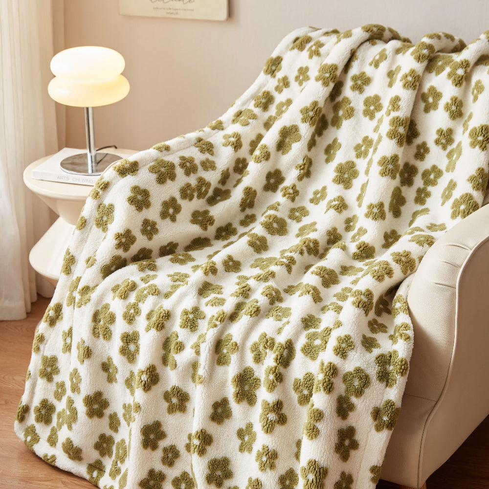 Wildflower 3D Floral Microfibre Blanket, Retro Style, Lightweight | Retro Wildflower Blanket in 3D Texture | Throw Blankets