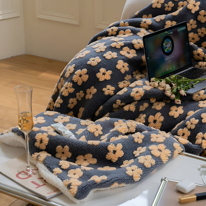 Wildflower 3D Floral Microfibre Blanket, Retro Style, Lightweight | Retro Wildflower Blanket in 3D Texture | Throw Blankets