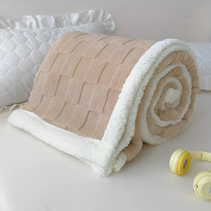 Luxury Double-Sided Fleece and Sherpa Blanket in Six Colours | Fleece and Sherpa Winter Warmth | Fleece Blankets