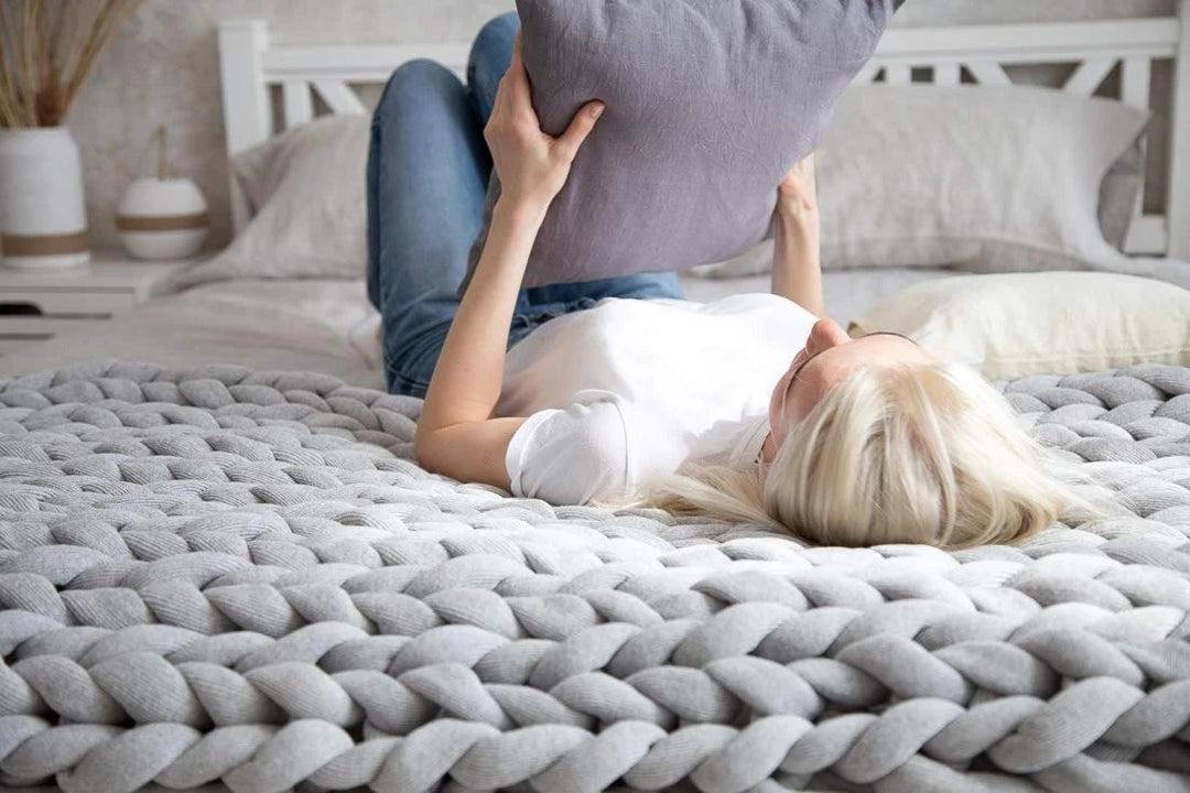 Super Thick Chunky Knit Blanket in Soft Microfibre Blend, Six Colours | Super-Chunky Knit for Snuggling | Throw Blankets