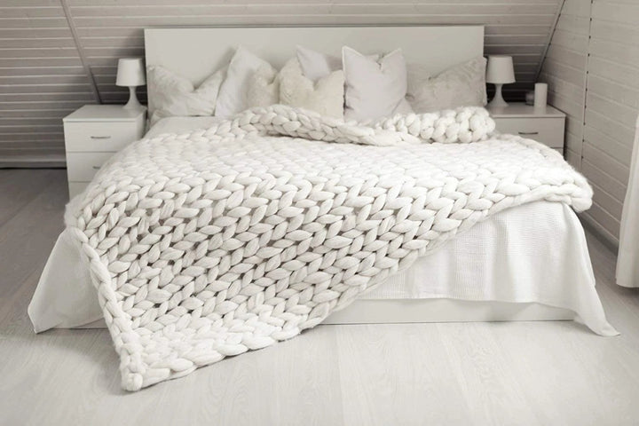 Super Thick Chunky Knit Blanket in Soft Microfibre Blend, Six Colours | Super-Chunky Knit for Snuggling | Throw Blankets