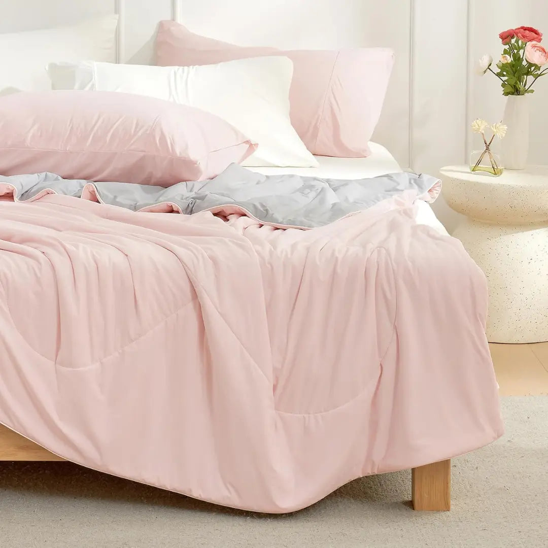 Dual-Sided Ice Cooling Comforter in Lightweight Silky Fabric for Travel | Silky Cooling Comforter | Cooling Blankets