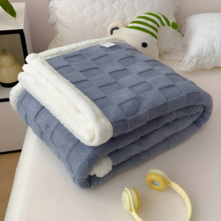 Luxury Double-Sided Fleece and Sherpa Blanket in Six Colours | Fleece and Sherpa Winter Warmth | Fleece Blankets