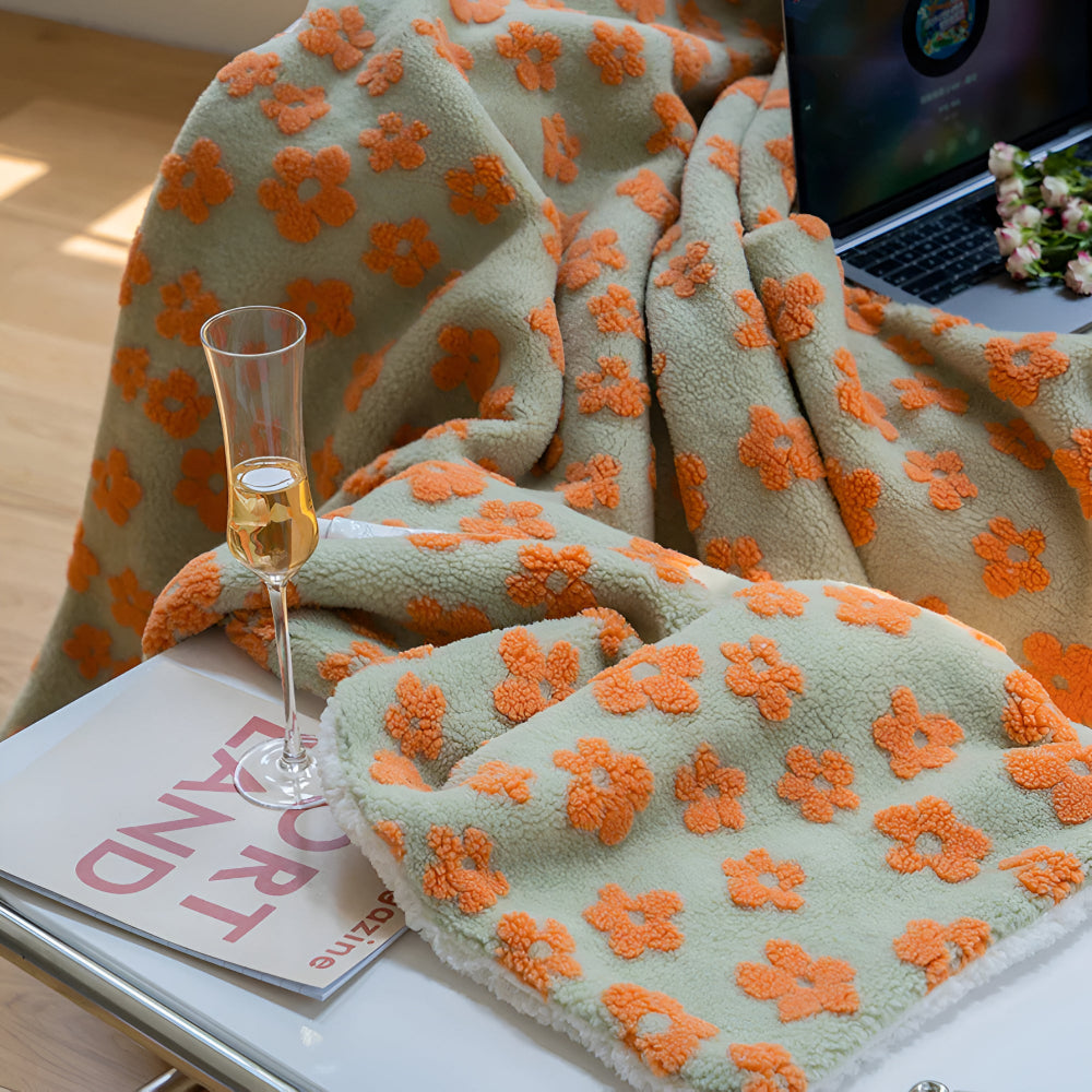 Wildflower 3D Floral Microfibre Blanket, Retro Style, Lightweight | Retro Wildflower Blanket in 3D Texture | Throw Blankets