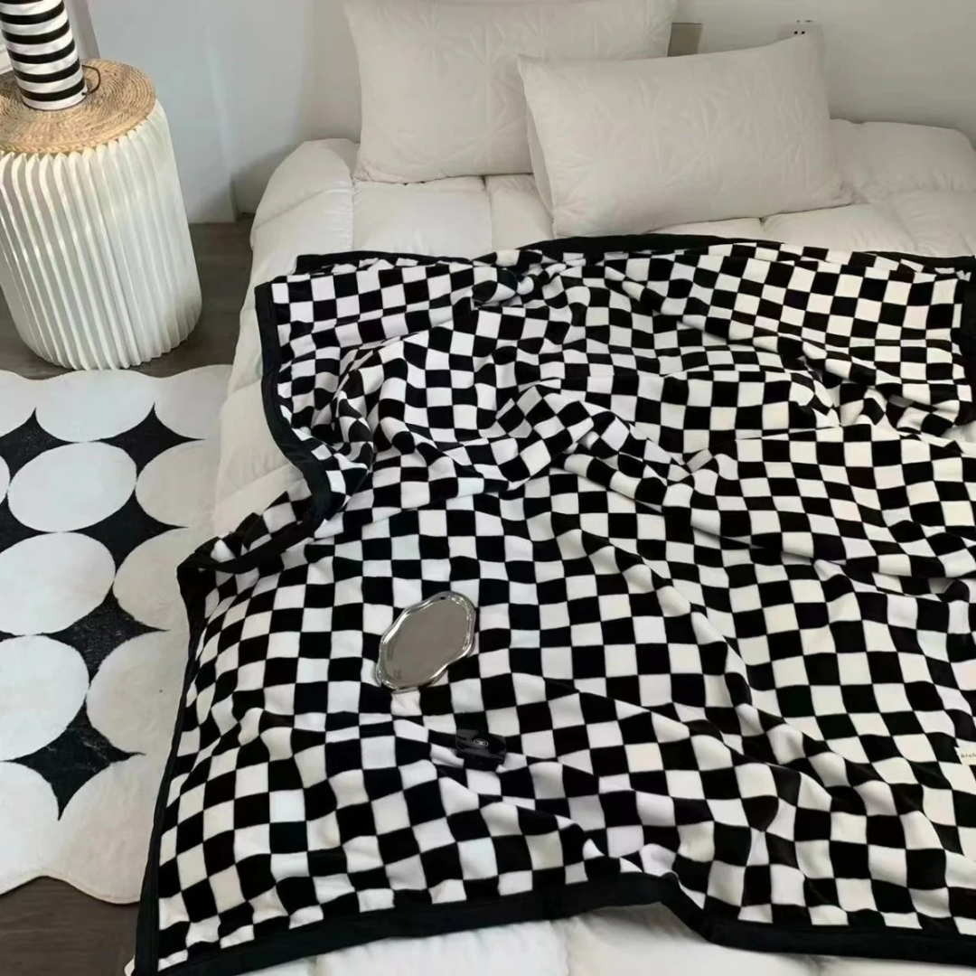 Warm Plaid Flannel Throw Blanket, Machine Washable at 30 Degrees, Four Sizes | Warm Plaid Flannel for Cold Evenings | Throw Blankets