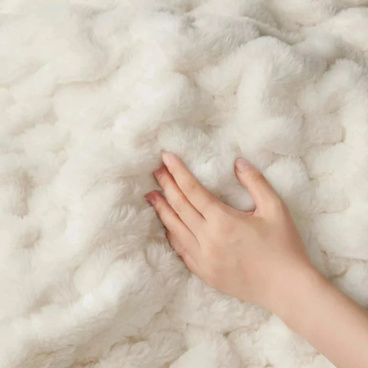 Double-Sided Ruched Faux Fur Throw Blanket in Stretch Microfiber | Textured Throw for Sofa and Bed | Throw Blankets