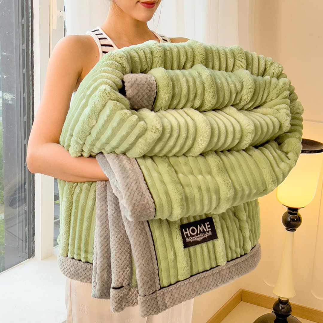 Warm Plush Fleece Blanket for Bed, Couch and Outdoors | Light Fleece Warmth for All Seasons | Fleece Blankets