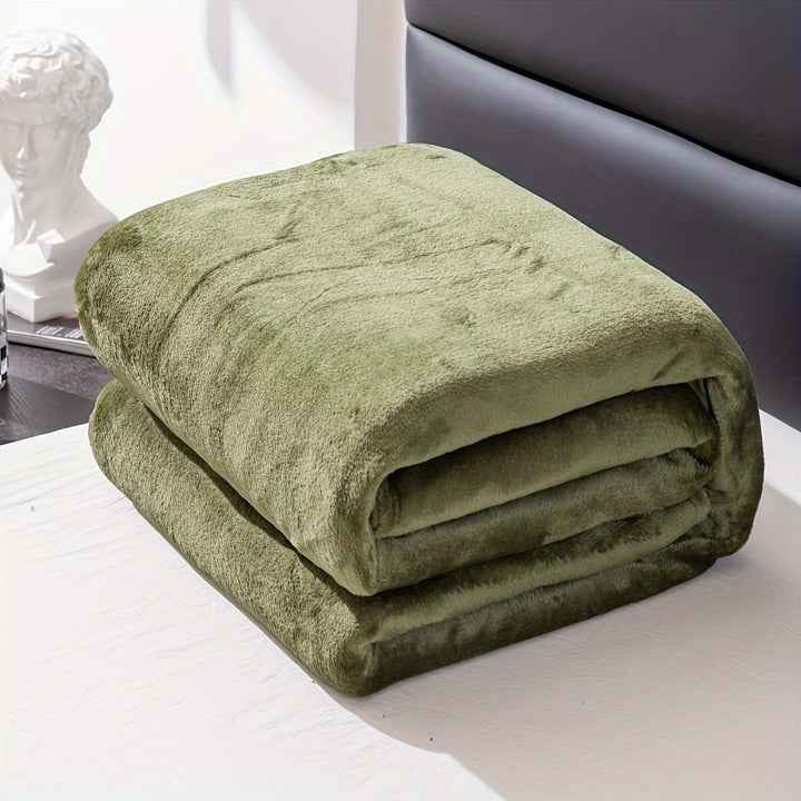 Soft Polyester Flannel Blanket for Couch, Bed and Camping in Six Sizes | Soft Flannel for All Seasons | Throw Blankets