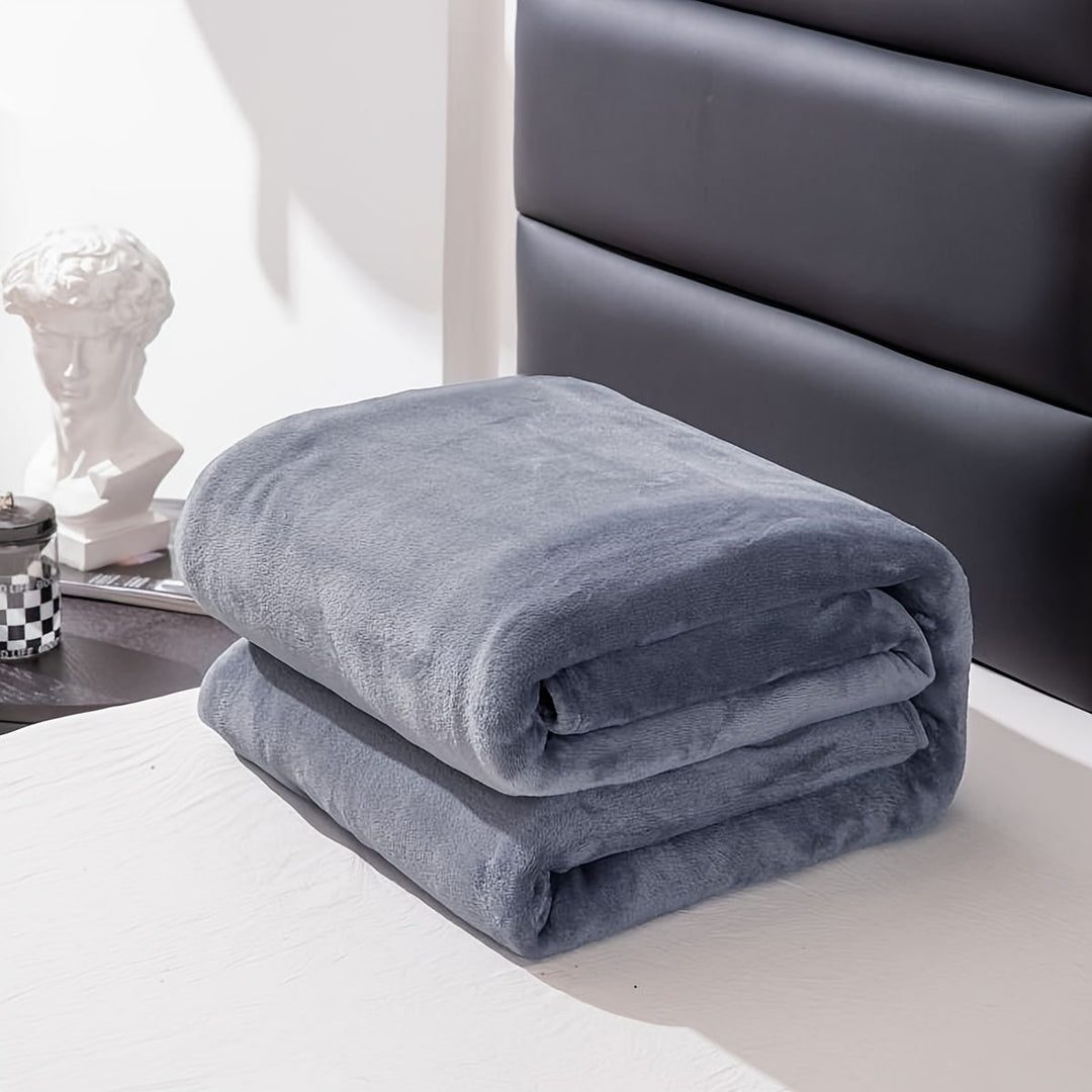 Soft Polyester Flannel Blanket for Couch, Bed and Camping in Six Sizes | Soft Flannel for All Seasons | Throw Blankets