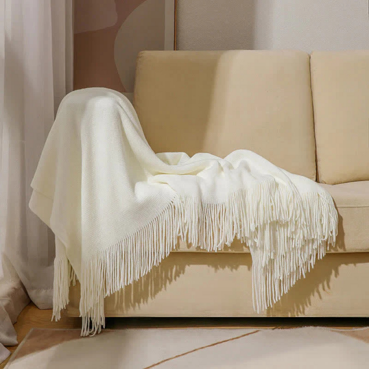 Chunky Knit Throw Blanket with Tassel Edges in Soft Acrylic | Chunky Knit Texture and Tassels | Throw Blankets