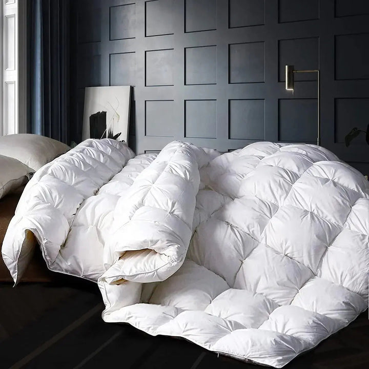 750 Fill Power White Goose Down Comforter with Pinch Pleat Texture | Light All-Season Goose Down Warmth | Comforters