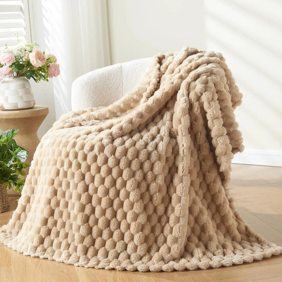 3D Cloud Jacquard Fleece Blanket in Silky Flannel | Soft Raised-Texture Warmth | Throw Blankets