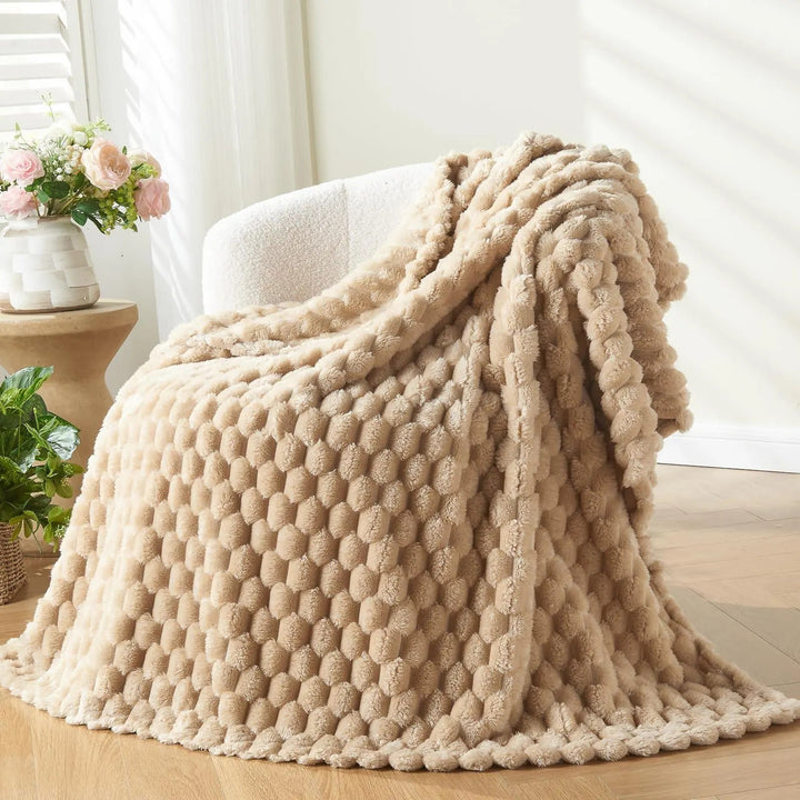 3D Cloud Jacquard Fleece Blanket in Silky Flannel | Soft Raised-Texture Warmth | Throw Blankets