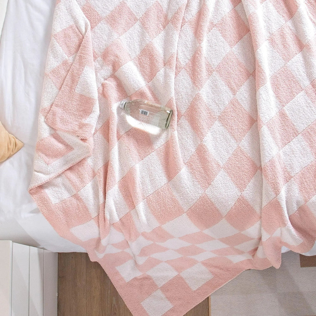 Checkered Flannel Fleece Blanket in Lightweight Velvety Fabric | Classic Check Pattern Throw | Throw Blankets