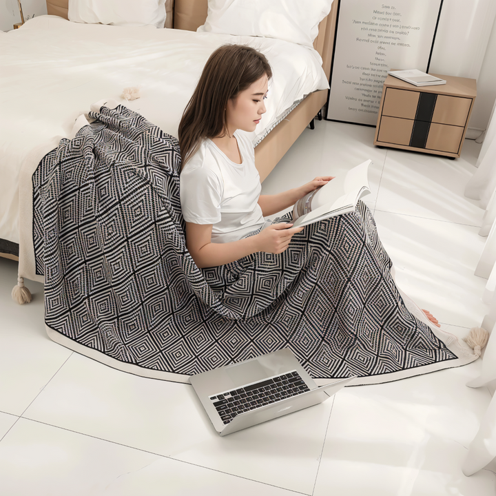 Black and White Geometric Fleece Blanket for Sofa and Bed | Geometric Fleece for Modern Rooms | Fleece Blankets