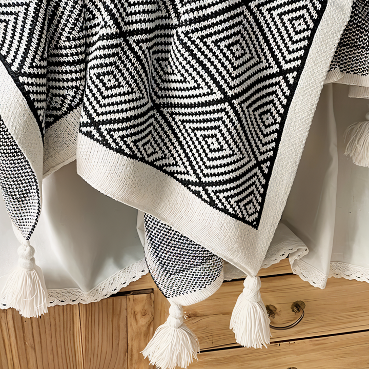 Black and White Geometric Fleece Blanket for Sofa and Bed | Geometric Fleece for Modern Rooms | Fleece Blankets