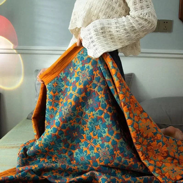 Cozy Decorative Throw Blanket in Bold Two-Tone Colours | Warm Decor in Bold Colours | Throw Blankets