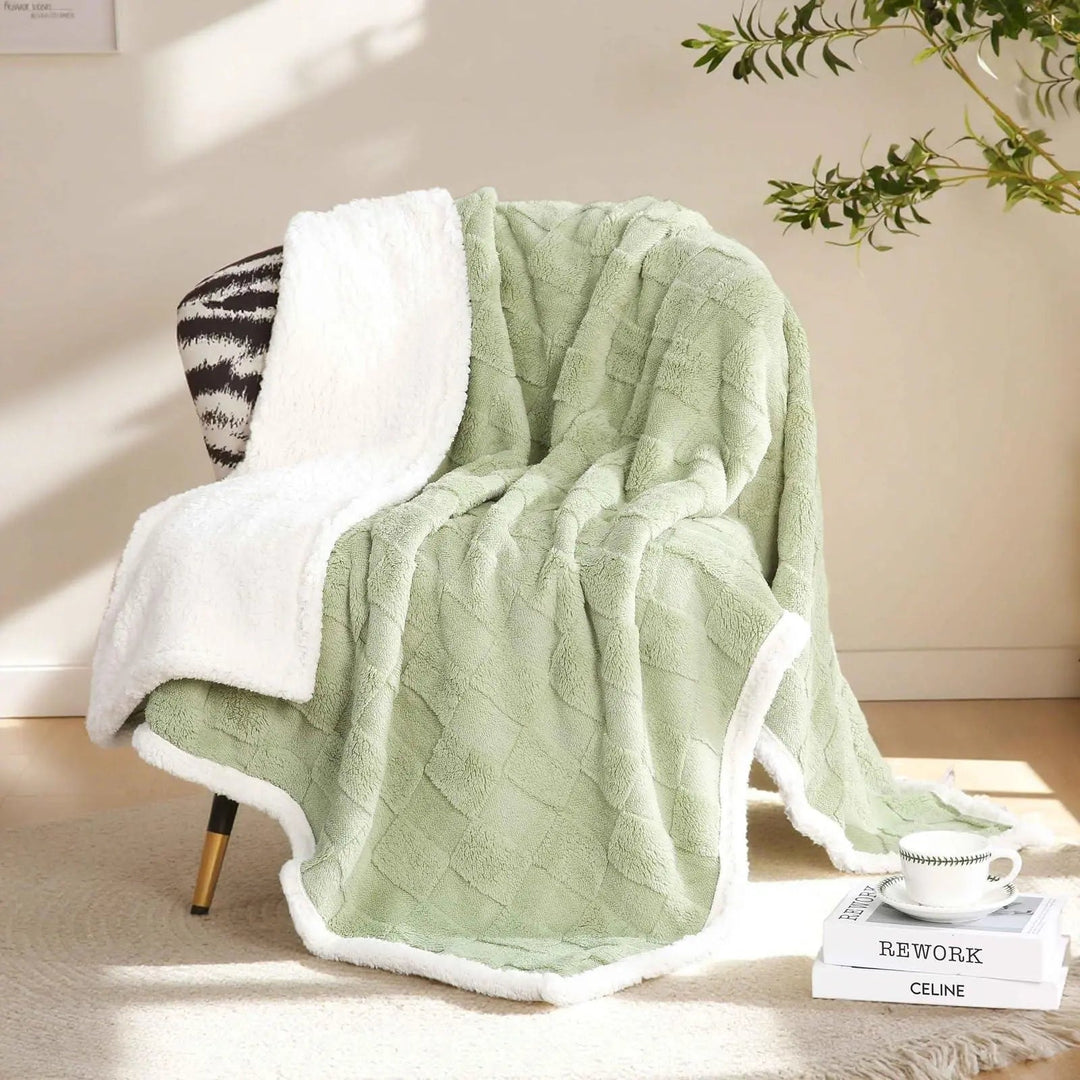 Reversible Sherpa and Flannel Throw Blanket with Dual-Layer Design | Soft Flannel and Fluffy Sherpa Blanket | Throw Blankets