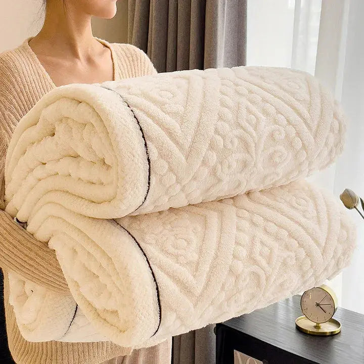 Class A Double-Sided Thickened Blanket with Velvety and Textured Sides | Reversible All-Season Blanket | Throw Blankets