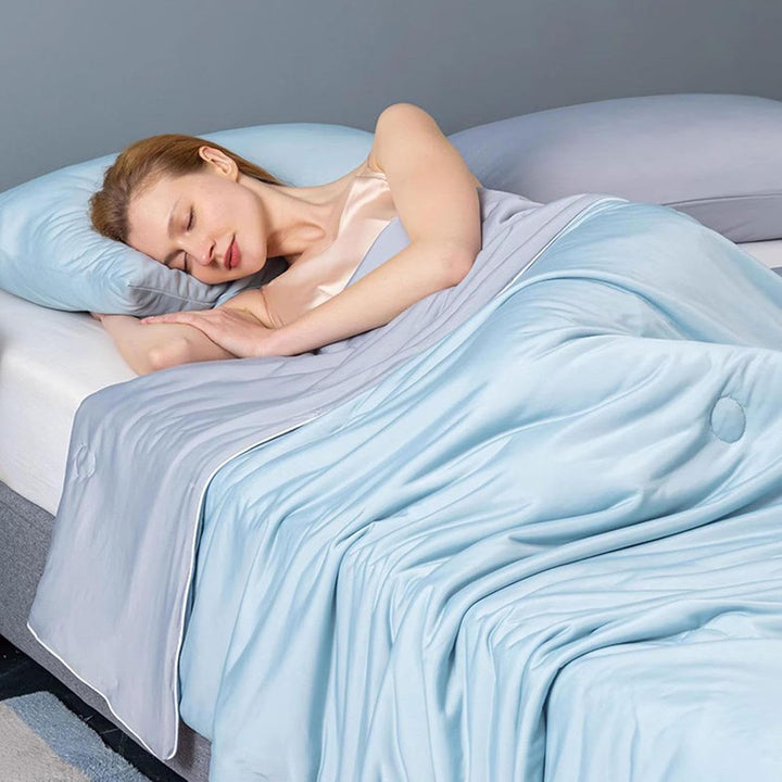 Cooling Summer Duvet in 150x200 cm and 200x230 cm, Machine Washable | Cool Layer for Hot Summer Beds | Cooling Blankets