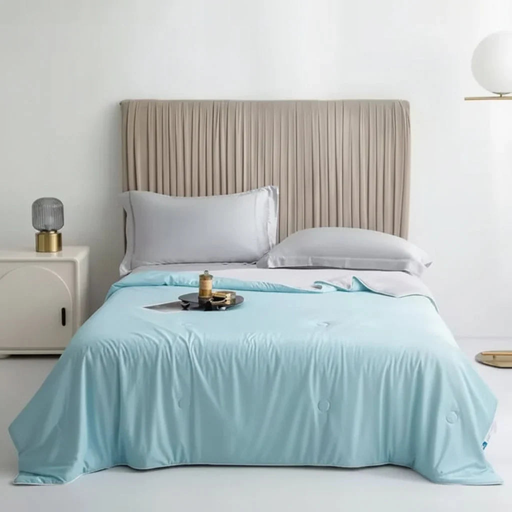 Moisture-Wicking Cooling Blanket with Soft Hand Feel for Sweaty Sleepers | Dry Comfort When You Sweat at Night | Cooling Blankets