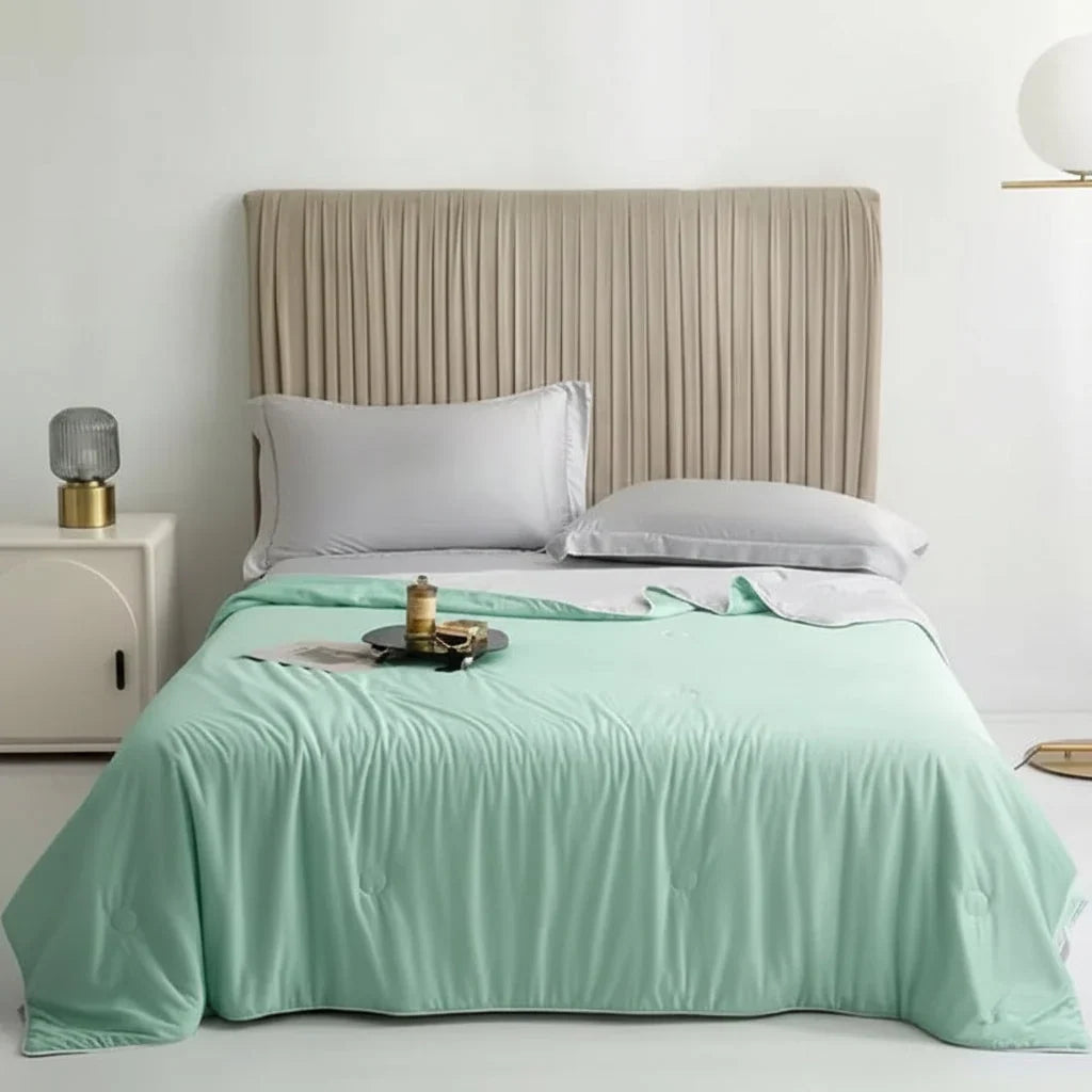 Moisture-Wicking Cooling Blanket with Soft Hand Feel for Sweaty Sleepers | Dry Comfort When You Sweat at Night | Cooling Blankets
