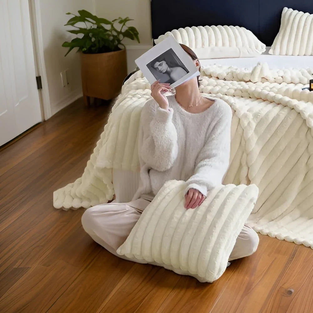 Brushed Double-Sided Fleece Throw Blanket, Anti-Pill and Lightweight | Light, Soft Fleece Warmth | Throw Blankets