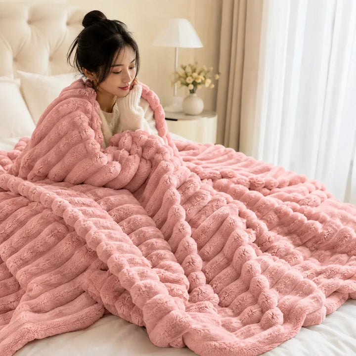High-Loft Plush Throw Blanket with Dense Draught-Blocking Backing | Plush Loft That Blocks Draughts | Throw Blankets