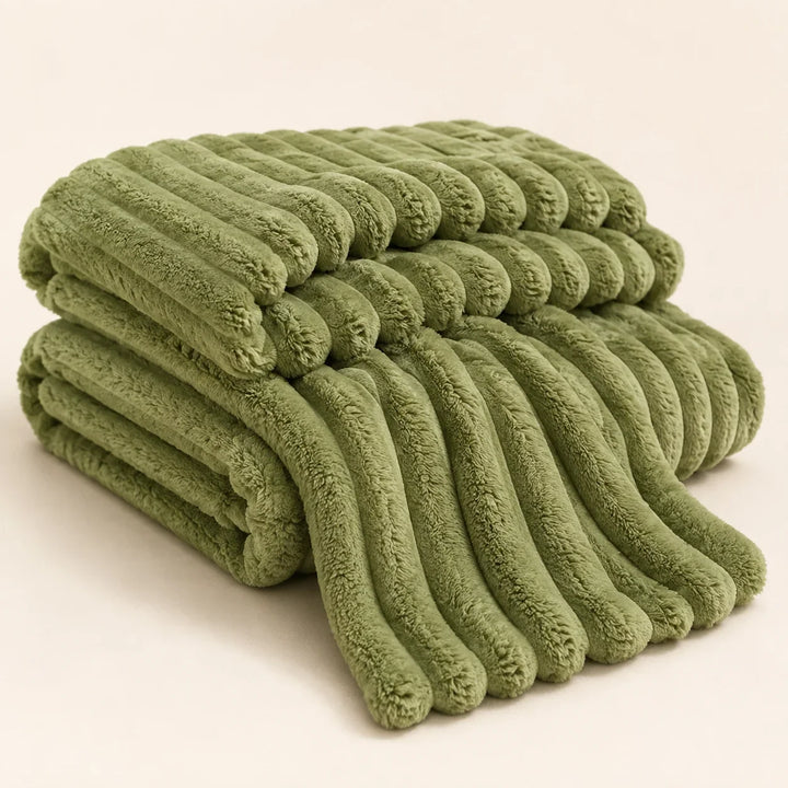 High-Loft Plush Throw Blanket with Dense Draught-Blocking Backing | Plush Loft That Blocks Draughts | Throw Blankets