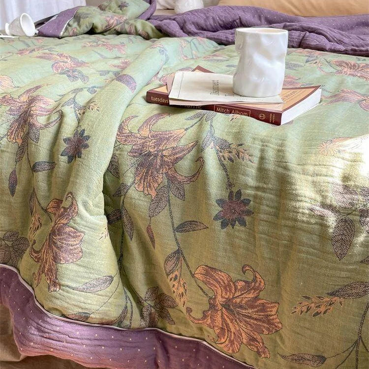 Lightweight Quilted Cotton-Linen Throw Blanket with Retro Floral Jacquard | Retro Floral Quilted Summer Throw | Throw Blankets