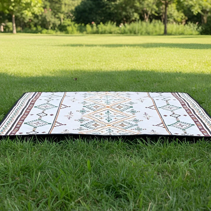 Foldable Insulated Waterproof Travel Picnic Blanket | Dry, Warm and Packable | Picnic Blankets