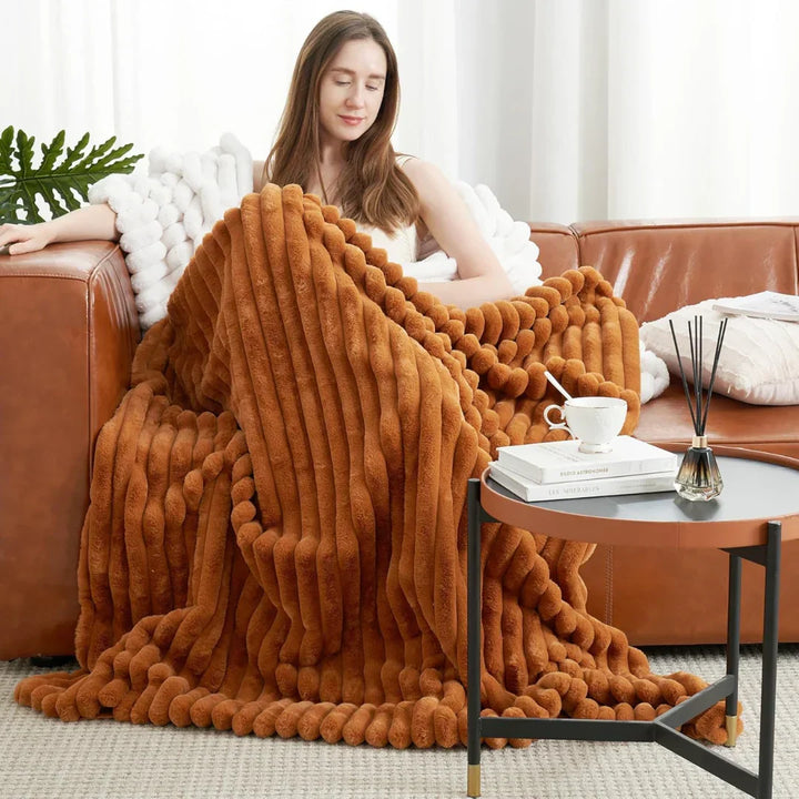Fluffy Fleece Bed Blanket in Five Colours and Four Sizes up to 200x230 cm | Fluffy Warmth, Light as Air | Throw Blankets