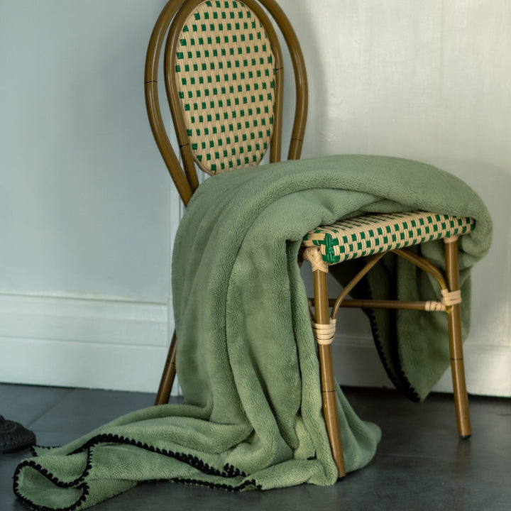 Soft Plush Throw Blanket in Four Calm Colours and Sizes | Calm Colours, Plush Softness | Throw Blankets