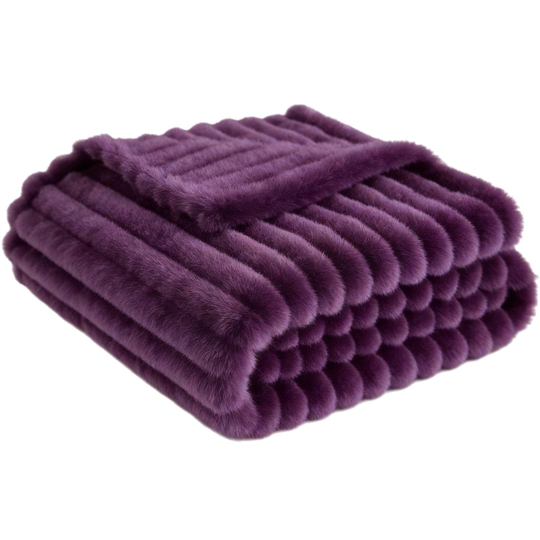 Cozy Plush Throw Blanket in Five Colours and Extra Large Size | Plush Choices from Small to XL | Throw Blankets