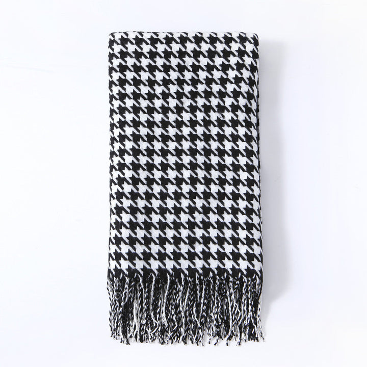 Houndstooth Pattern Throw Blanket in Black White and Burgundy | Houndstooth Style for Cosy Evenings | Throw Blankets