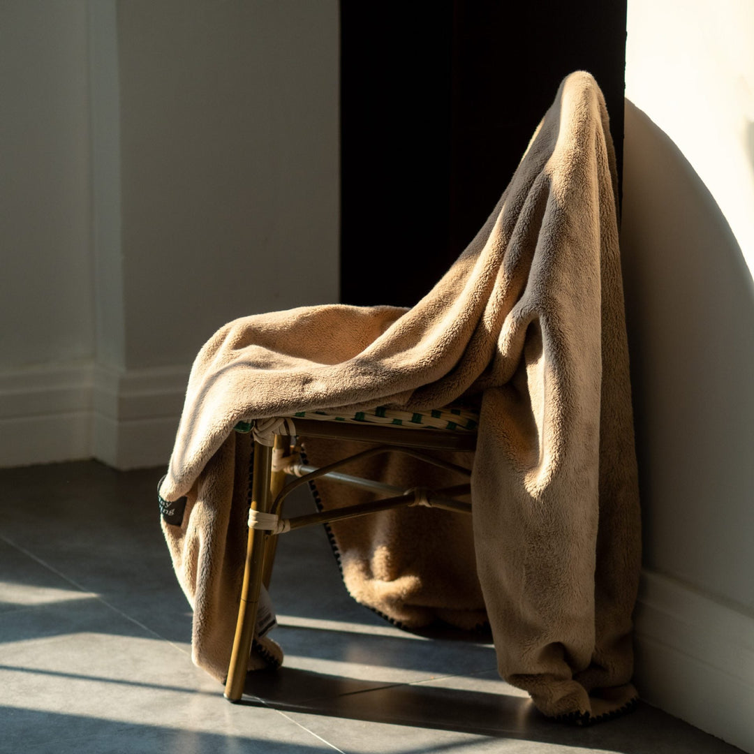 Soft Plush Throw Blanket in Four Calm Colours and Sizes | Calm Colours, Plush Softness | Throw Blankets