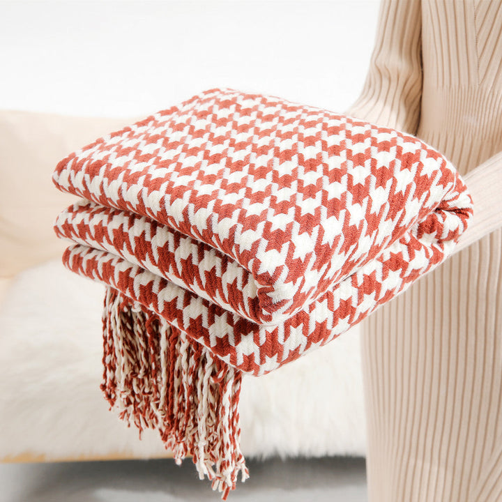 Houndstooth Pattern Throw Blanket in Black White and Burgundy | Houndstooth Style for Cosy Evenings | Throw Blankets