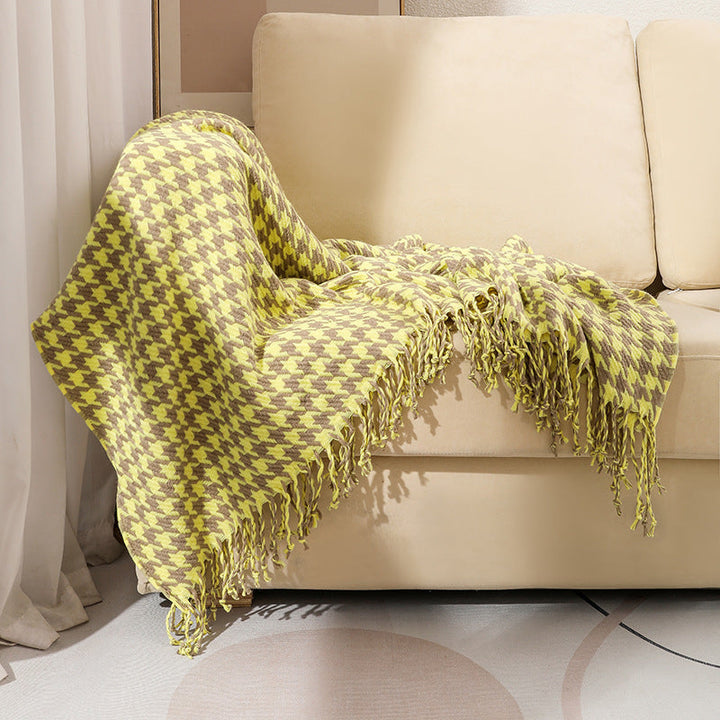 Houndstooth Pattern Throw Blanket in Black White and Burgundy | Houndstooth Style for Cosy Evenings | Throw Blankets