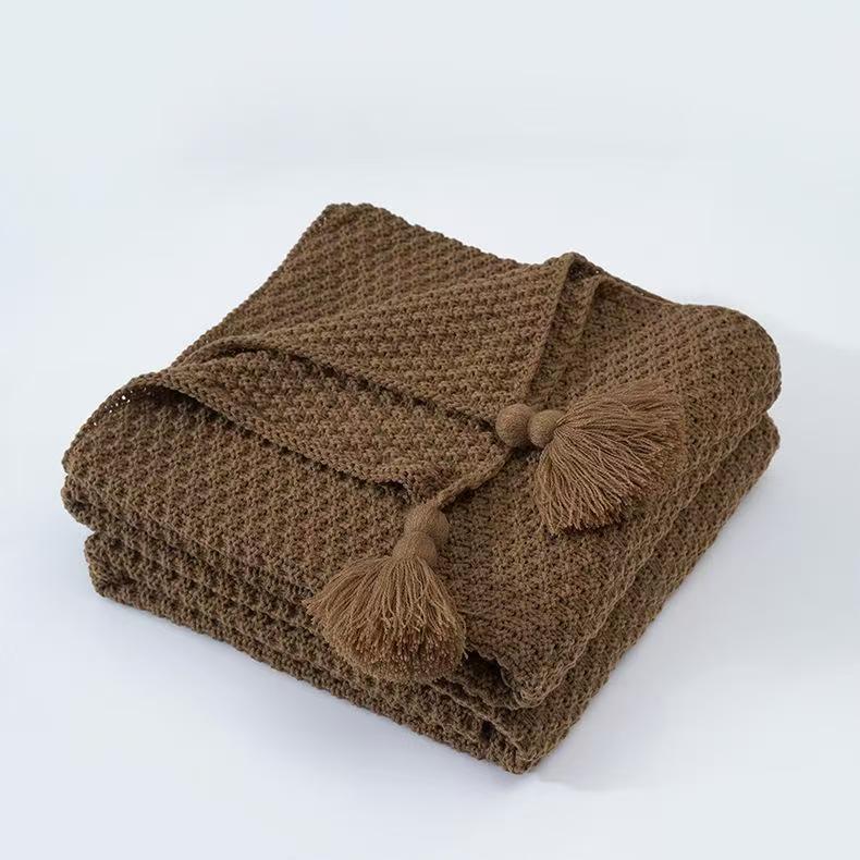 Cozy Woven Throw Blanket with Tassel Edges in Five Colours | Woven Softness with Tassel Edges | Throw Blankets