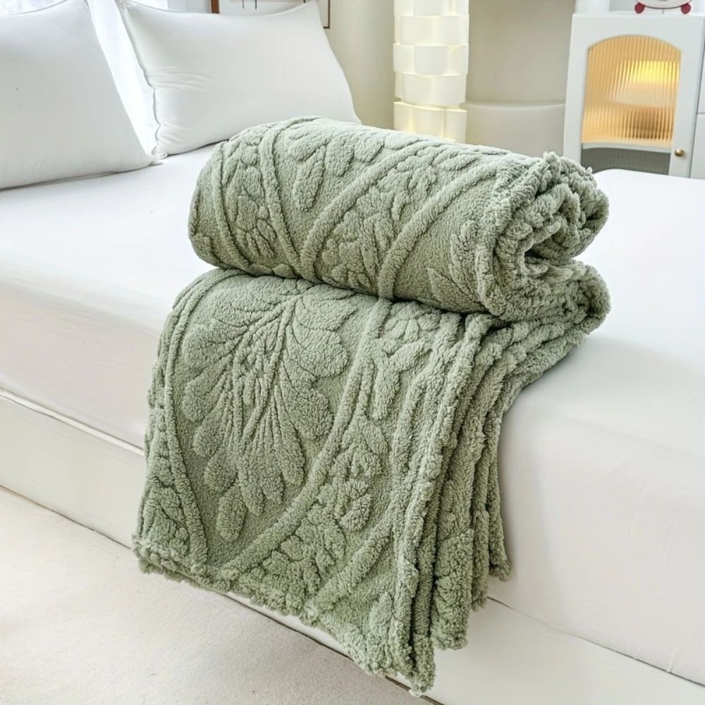 Geometric Jacquard Fleece Throw Blanket in Eight Colours, Four Sizes | French Style Fleece, Soft and Washable | Throw Blankets